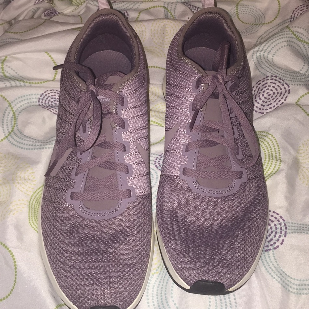 Nike duration racer shoes